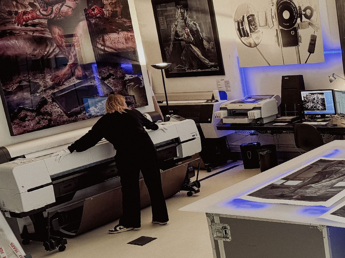 Pigment printing on a large-format printer