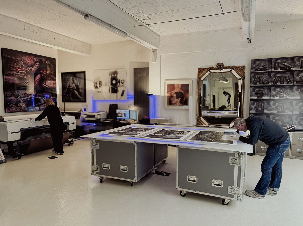 Overview of the lab during a print inspection